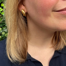 Load image into Gallery viewer, Vintage 18k Yellow Gold Three-Band Earrings