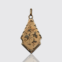 Load image into Gallery viewer, Victorian era Star-Shaped Picture Locket, Four Compartments