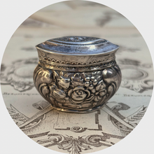 Load image into Gallery viewer, 18th Century Dutch Silver Snuff Box