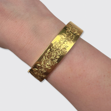 Load image into Gallery viewer, Two-Sided Engraved / Open-worked Bracelet