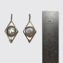 Load image into Gallery viewer, Victorian Kite-Shaped Pearl Earrings