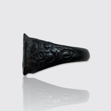 Load image into Gallery viewer, Georgian 'Fer de Berlin' Signet Ring