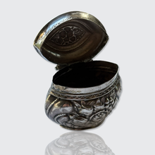 Load image into Gallery viewer, 18th Century Dutch Silver Snuff Box