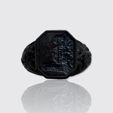 Load image into Gallery viewer, Georgian 'Fer de Berlin' Signet Ring