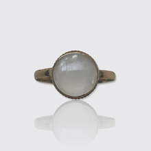 Load image into Gallery viewer, Antique Agate Cabochon Ring