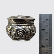 Load image into Gallery viewer, 18th Century Dutch Silver Snuff Box