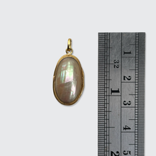 Load image into Gallery viewer, Antique Shell Locket Pendant
