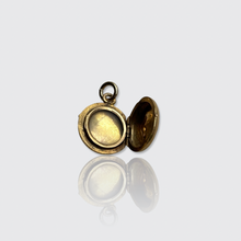 Load image into Gallery viewer, Antique Miniature Star/Anchor Locket