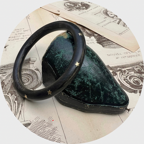 Victorian Wood Pique Stars Bracelet