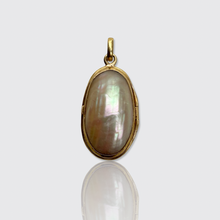 Load image into Gallery viewer, Antique Shell Locket Pendant