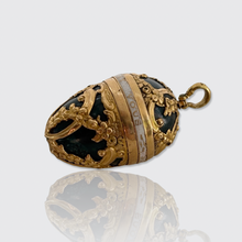 Load image into Gallery viewer, 18th Century Heliotrope Egg Pendant