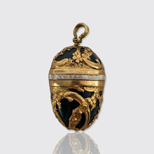 Load image into Gallery viewer, 18th Century Heliotrope Egg Pendant