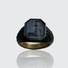 Load image into Gallery viewer, Georgian 'Fer de Berlin' Signet Ring