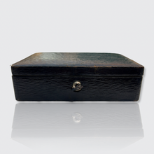 Load image into Gallery viewer, Jewellery Travel Box with Tray and Key