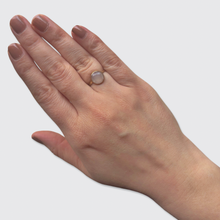 Load image into Gallery viewer, Antique Agate Cabochon Ring