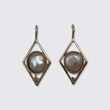 Load image into Gallery viewer, Victorian Kite-Shaped Pearl Earrings