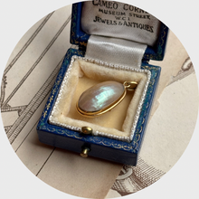 Load image into Gallery viewer, Antique Shell Locket Pendant