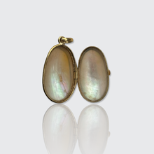 Load image into Gallery viewer, Antique Shell Locket Pendant