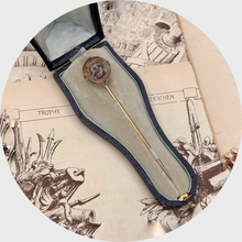 Load image into Gallery viewer, Antique Essex Crystal Skull Stickpin
