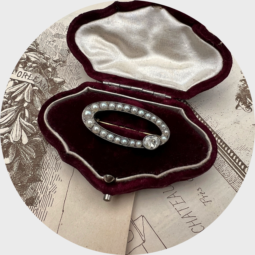 Ellipse-Shaped Pearl and Diamond Brooch