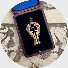 Load image into Gallery viewer, Victorian Foldable Button Hook Pendant