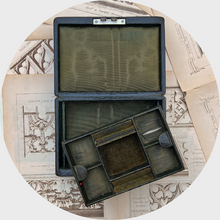 Load image into Gallery viewer, Jewellery Travel Box with Tray and Key