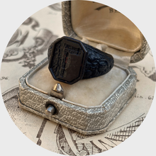 Load image into Gallery viewer, Georgian 'Fer de Berlin' Signet Ring