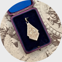 Load image into Gallery viewer, Victorian era Star-Shaped Picture Locket, Four Compartments