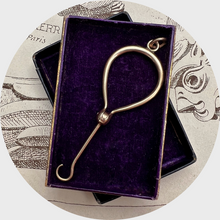 Load image into Gallery viewer, Victorian Gold Foldable Button Hook Pendant