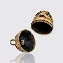 Load image into Gallery viewer, 18th Century Heliotrope Egg Pendant