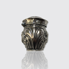 Load image into Gallery viewer, 18th Century Dutch Silver Snuff Box