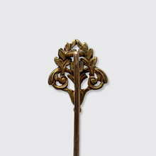 Load image into Gallery viewer, Victorian Yellow Gold Laurel Stickpin