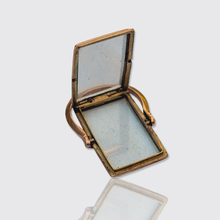 Load image into Gallery viewer, 19th Century Glass Panel Swivel Ring