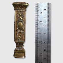 Load image into Gallery viewer, Victorian Wax Seal Travel Case with Six Seals