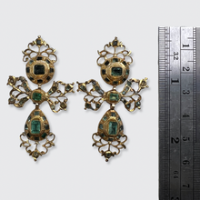 Load image into Gallery viewer, Iberian Emerald Girandole Earrings