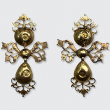 Load image into Gallery viewer, Iberian Emerald Girandole Earrings