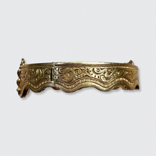 Load image into Gallery viewer, Victorian Garter Bangle Bracelet