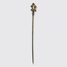 Load image into Gallery viewer, Pearl Lizard Stickpin