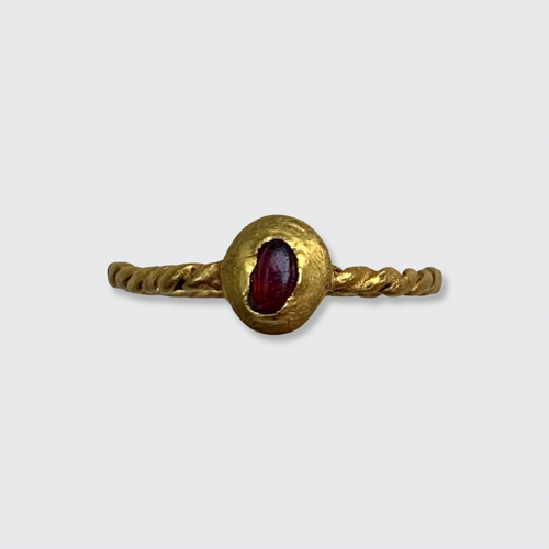 Late Medieval / Renaissance Garnet Ring